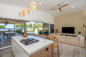 Game room - Villa Antemar, Oceanfront near Conchal (Brasilito)