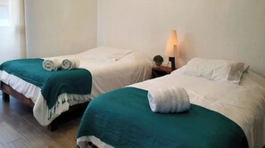3 chambres, fer et planche à repasser, Wi-Fi, draps fournis