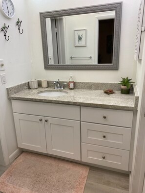 Shower, hair dryer, towels, soap - LONG TERM Rental - Resort Living - lovely 2 B 2B condo in Naples -PRICED RIGHT! (Naples)