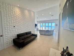 Smart TV, table tennis, stereo, printers - Breathtaking Beach House in Key Largo Florida! (Key Largo)