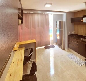 Leilighet – basic, balkong, bassengutsikt | 2 soverom og wi-fi (inkludert)