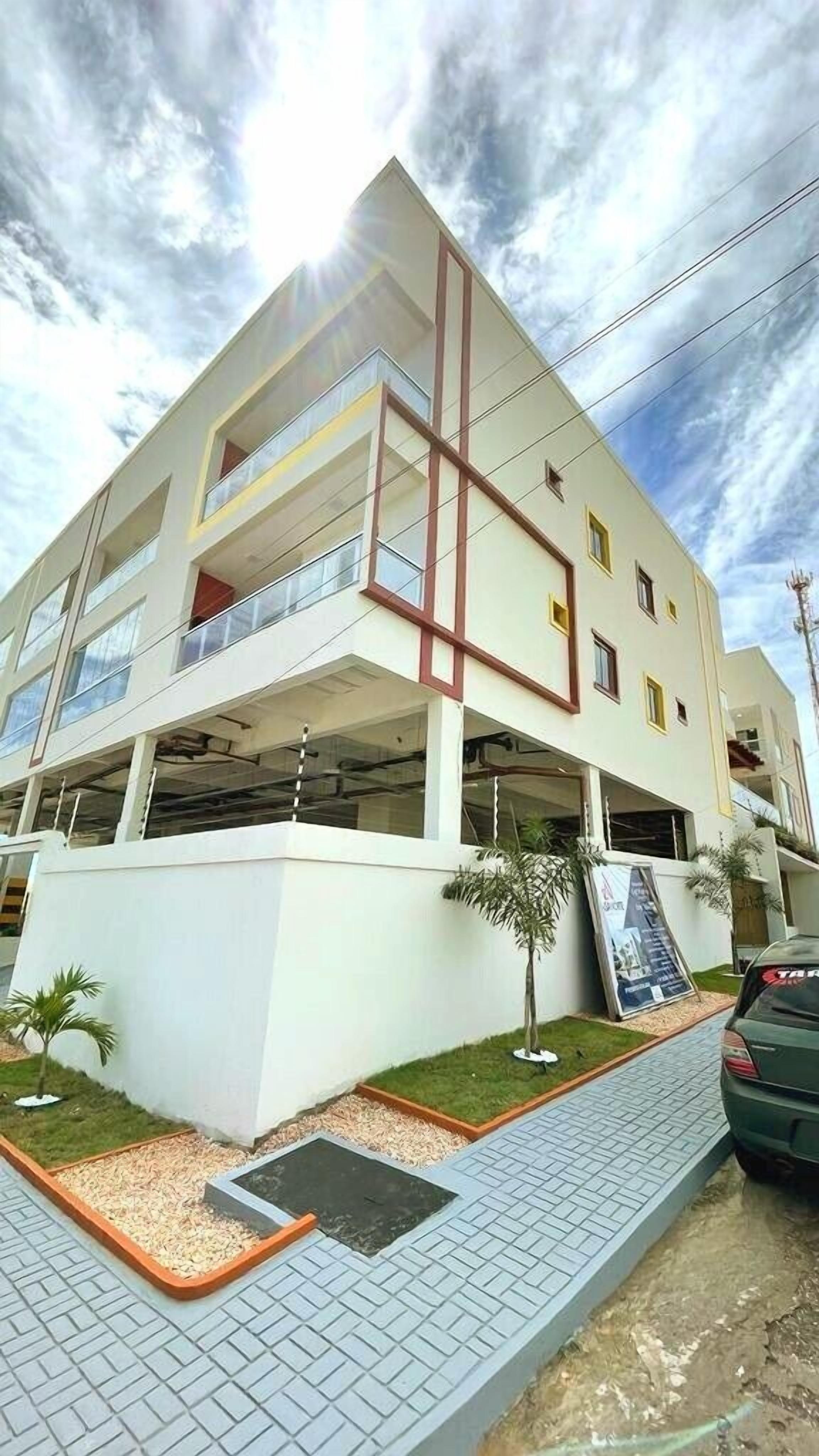 Apartamento básico, sacada, vista para a piscina | 2 quartos, Wi-Fi de cortesia