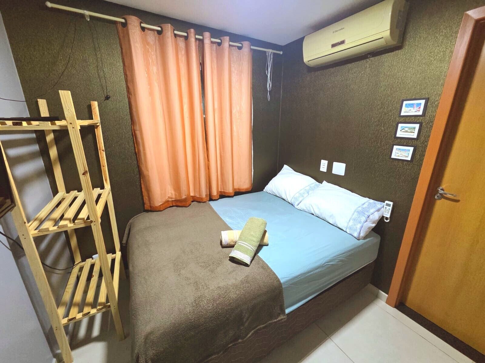 Appartement, balcon, vue piscine