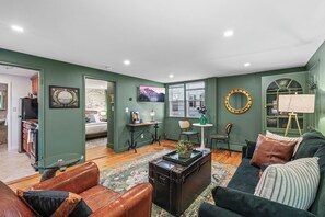 1 habitación, escritorio, tabla de planchar con plancha y wifi gratis 