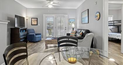 Tranquil 2-bedroom condo in charming Foley close to beaches, Owa and Ballfields!