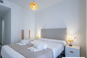 3 chambres, fer et planche à repasser, lit parapluie, Wi-Fi gratuit