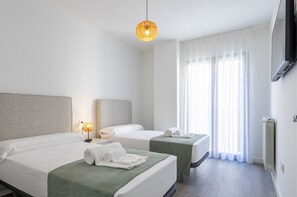 3 chambres, fer et planche à repasser, Wi-Fi gratuit, draps fournis