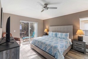 4 bedrooms, iron/ironing board, WiFi, bed sheets