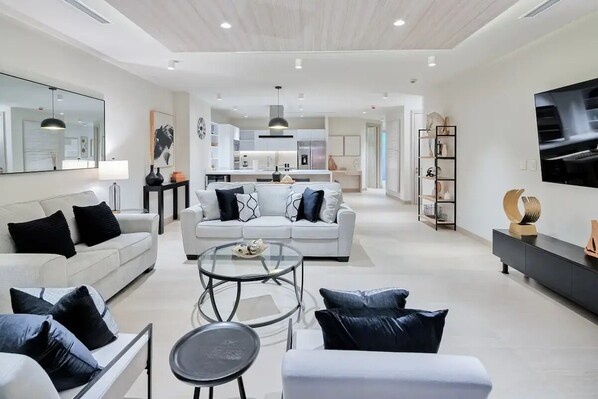 Living area - Sunsets in Paradise, Cozy 3-bedroom Condo in amazing Puerto Peñasco (Puerto Peñasco)