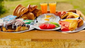 Free daily full breakfast - Golden Glamour Pyramids View (Giza)