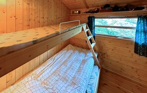 3 bedrooms, travel crib, free WiFi