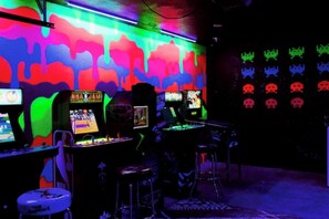Casino - Casa De Colores w/ Arcade, hot tub + more - J Tree

 (Joshua Tree)