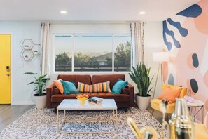 Smart TV, fireplace, video games - Casa De Colores w/ Arcade, hot tub + more - J Tree

 (Joshua Tree)