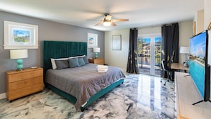 Room - Family Escape w/ 5 bedrooms, pool, hot tub & canal (Cape Coral)