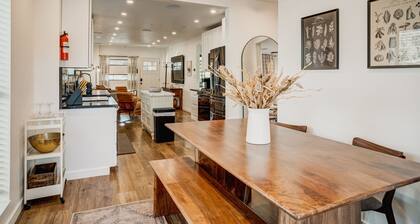 Modern Liberty Park 4BR Home with fast WIFI nice Hot tub and Tesla EV Charger