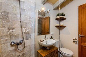 Shower, towels