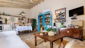 2 slaapkamers, een strijkplank/strijkijzer, reisbedje, gratis wifi