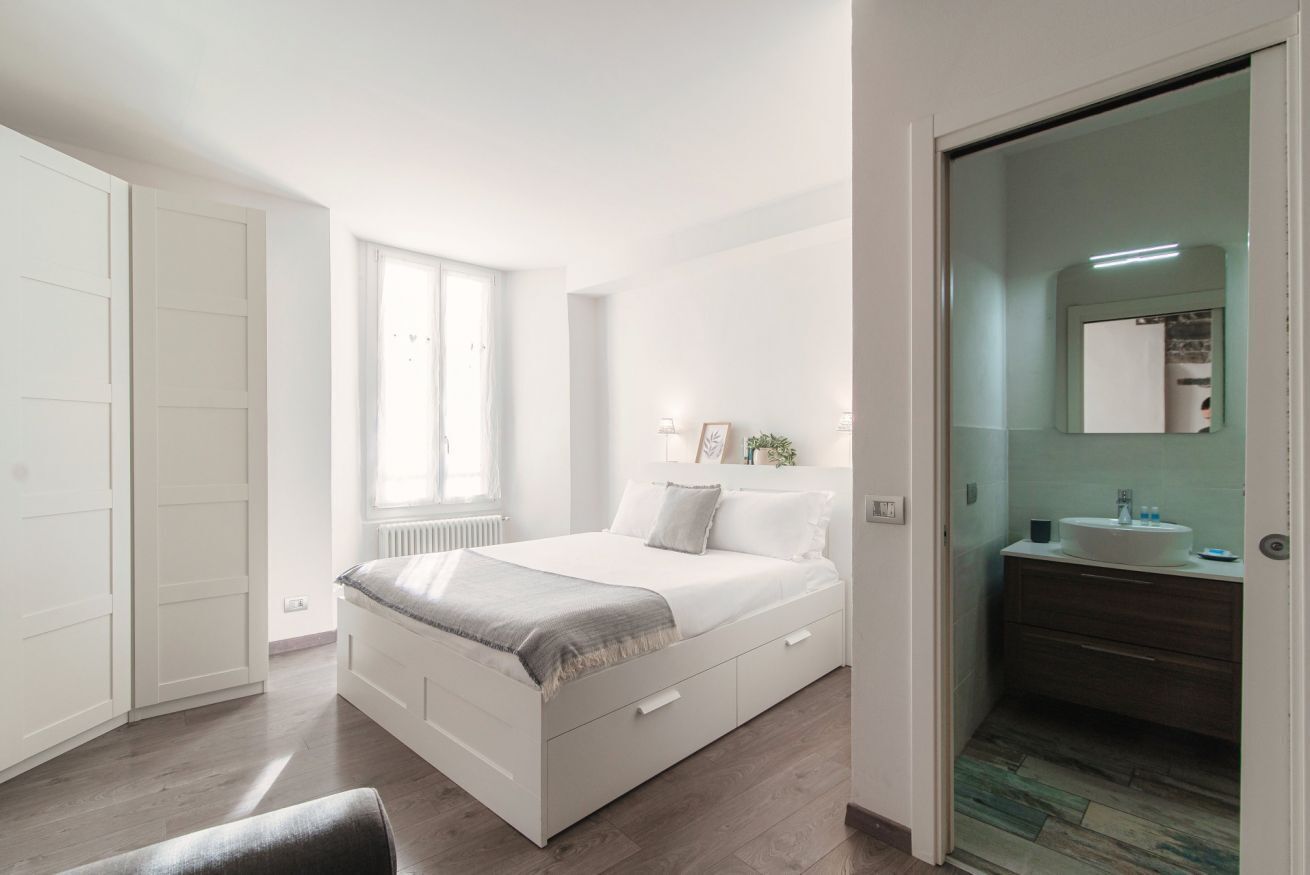 1 habitación, tabla de planchar con plancha, wifi gratis y ropa de cama 