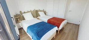 2 bedrooms, travel cot, free WiFi