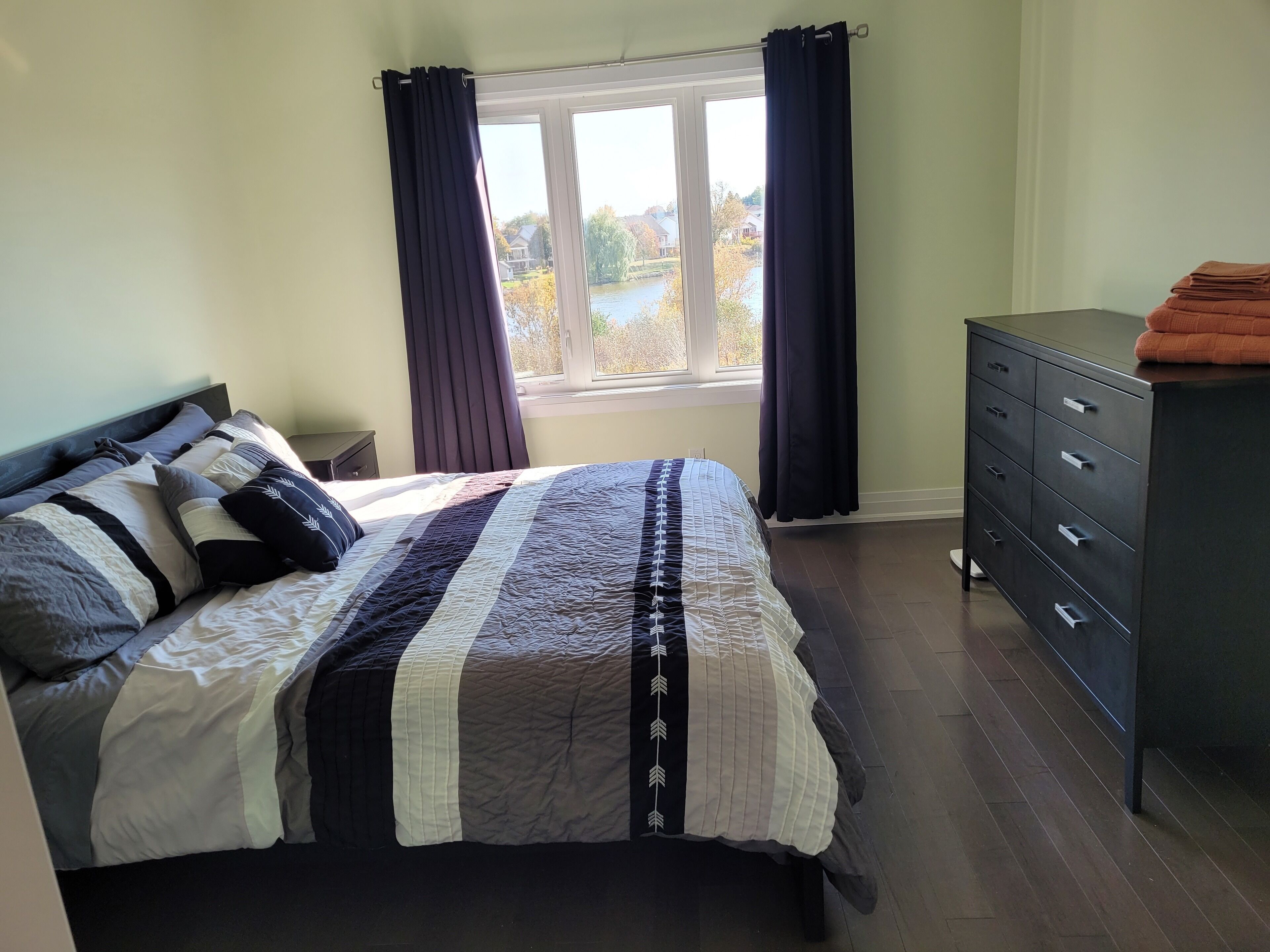 3 bedrooms, desk, iron/ironing board, WiFi