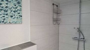 House | Bilik Mandi