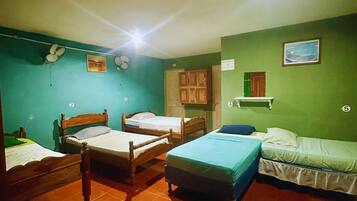 スタンダード 共同ドミトリー | WiFi (無料)、ベッドシーツ