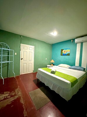 ルーム | WiFi (無料)、ベッドシーツ