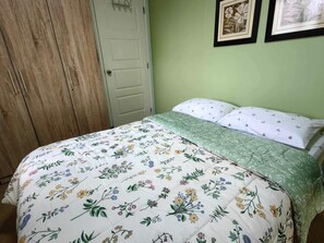 1 chambre, fer et planche à repasser, Wi-Fi, draps fournis