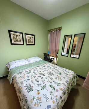 1 habitación, tabla de planchar con plancha, wifi y ropa de cama 