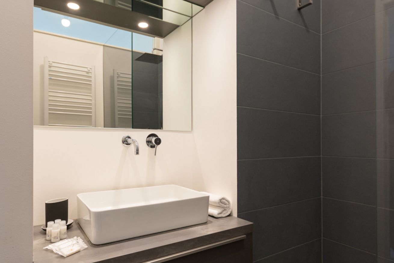 Doccia, asciugacapelli, bidet, asciugamani