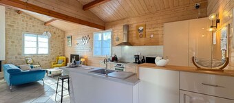 Villa with swimming pool close to the cycle paths