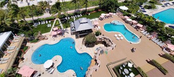 Experience luxury at Miami Beach's Alexander 817 a Spacious 3br