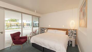 Executive Room, Balcony with Free Parking, Wifi, Welcome Drink, Minibar | Insonorización, tabla de planchar con plancha y wifi gratis