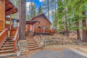Exterior - Tahoe City Retreat: Forest Views & Fireplace (Tahoe City)