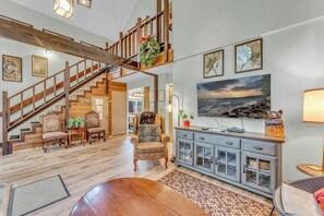 Interior - Tahoe City Retreat: Forest Views & Fireplace (Tahoe City)