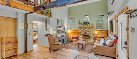 Télévision, cheminée