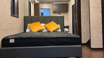 奢華套房, 城市景 | 3 間睡房、埃及棉床單、高級寢具、記憶棉床墊