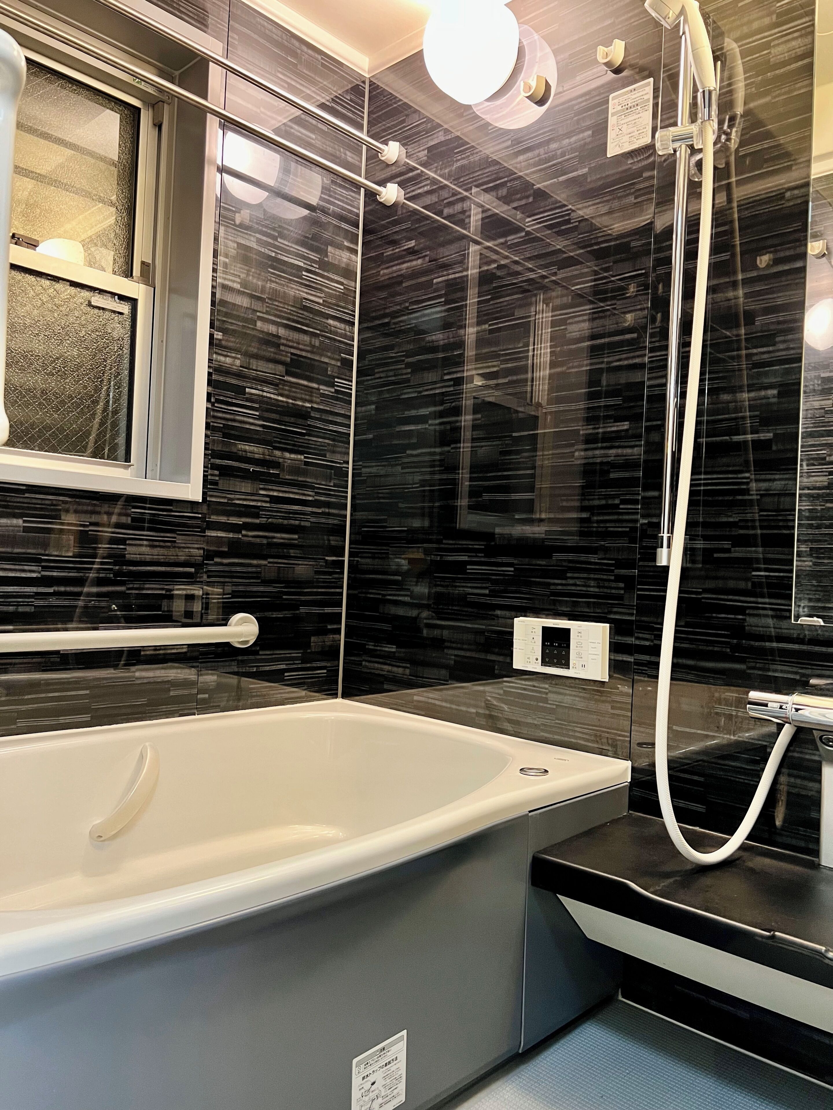 Luxury Suite, City View | Bathroom | Combined shower/tub, hydromassage showerhead, free toiletries