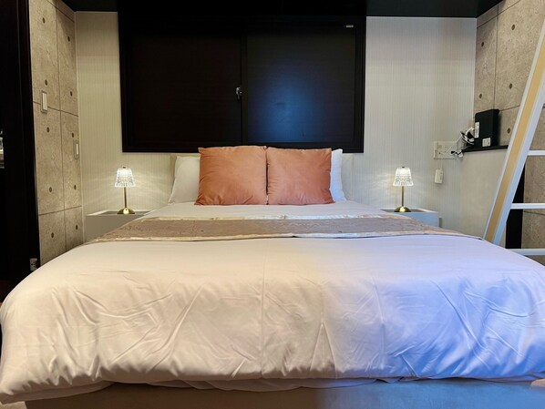 Luxury Suite, City View | 3 bedrooms, Egyptian cotton sheets, premium bedding, memory foam beds - COREHOTEL (Tokyo)