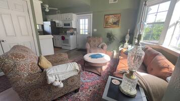 Smart TV, DVD player, table tennis, books