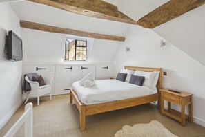 3 chambres, fer et planche à repasser, Wi-Fi gratuit, draps fournis