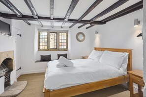 3 chambres, fer et planche à repasser, Wi-Fi gratuit, draps fournis