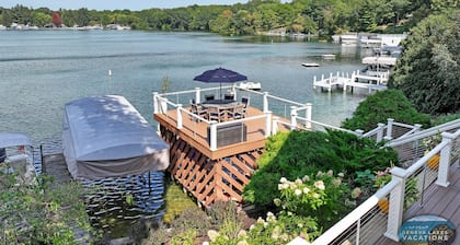 Four Gables on Green Lake |Luxury Lakefront Home|Water Views|Hot Tub|Pier