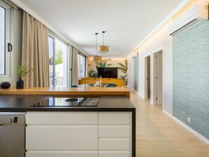 Fridge, microwave, oven, dishwasher