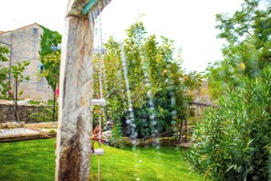 Property grounds - House 2368/125298 (Istria - Modrušani), 20000m from the beach (Modrušani)