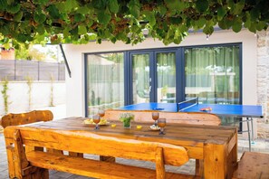 Outdoor dining - House 2368/125298 (Istria - Modrušani), 20000m from the beach (Modrušani)