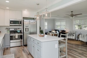 Fridge, microwave, oven, stovetop - NEW! Cozy Hidden Haven - Centrally Located to Beach, Shopping & Downtown! (Wilmington)