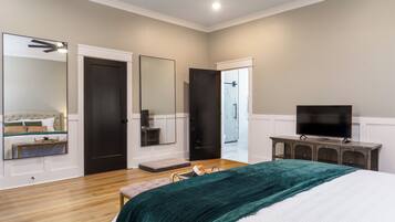 5 bedrooms, desk, iron/ironing board, free WiFi