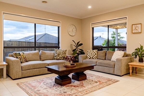 Smart TV, video games