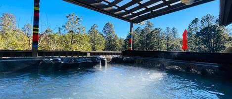 Bain à remous extérieur